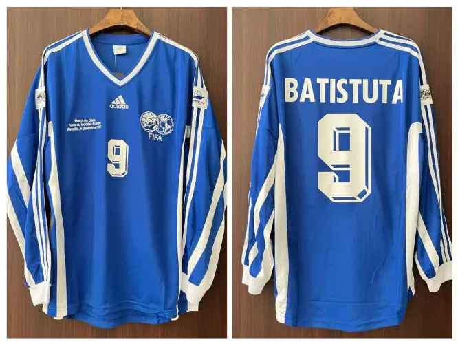 Camisa Futebol Resto do Mundo 1997/1998 Anos 90 World All Stars Ronaldo Batistuta Zidane