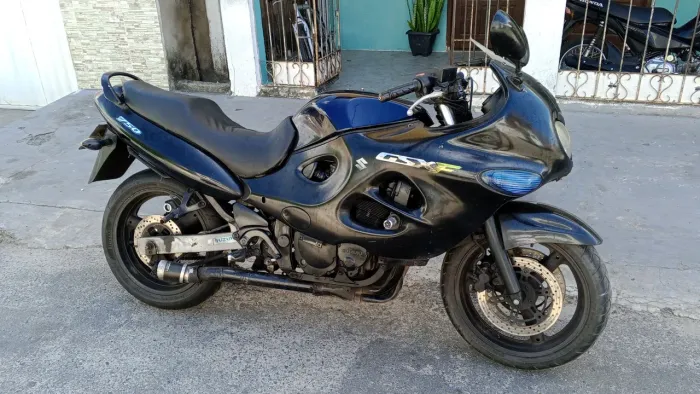 Moto GSX 750 ano 2002 e 2003