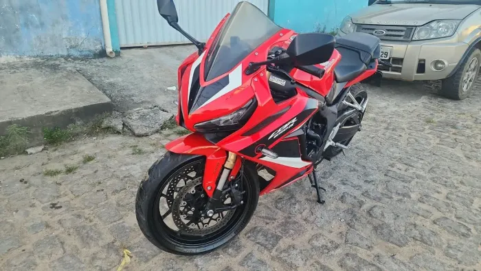 CBR650 alienada