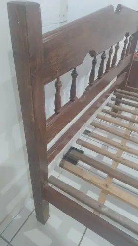 Cama Casal Algarrobo Macizo Torneado - Usada