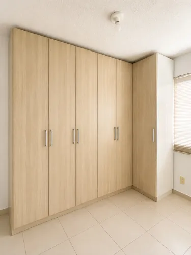 GUARDA-ROUPA