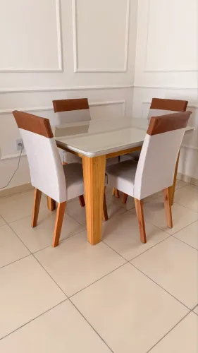 Mesa 4 cadeiras
