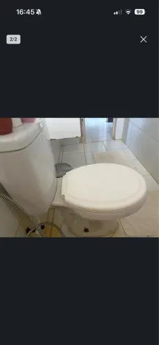Bacia com caixa acoplada (usado) 100 reias pra vender logo