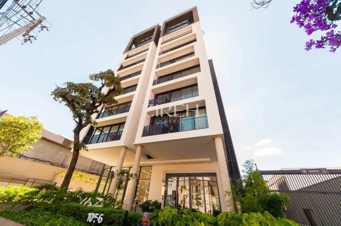 APARTAMENTO À VENDA COM 2 QUARTOS NO BATEL