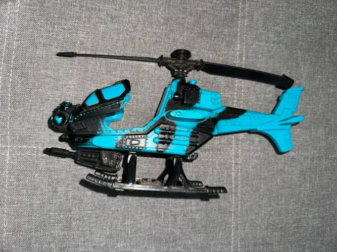 Helicóptero de brinquedo 