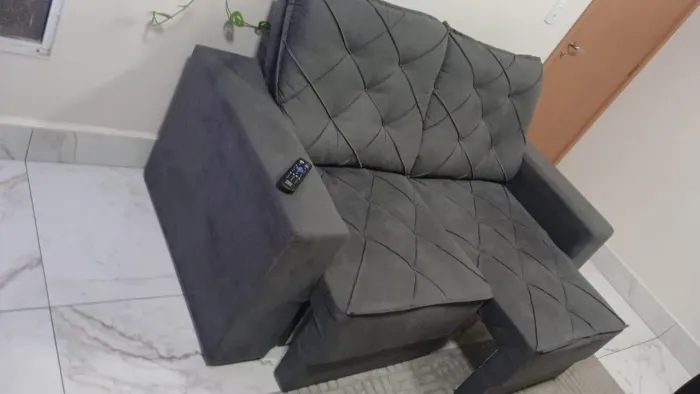 Sofá retrátil e reclinável