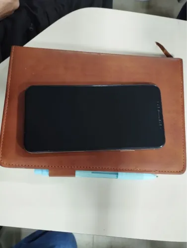 Iphone 11 pro max (usado) capinha carteira + pelicula privacidade incluida