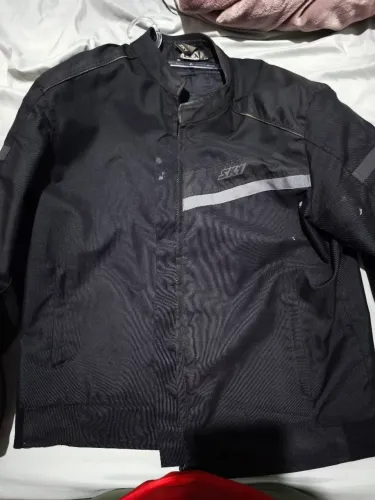 VENDO.JAQUETA DE MOTOCICLISTA