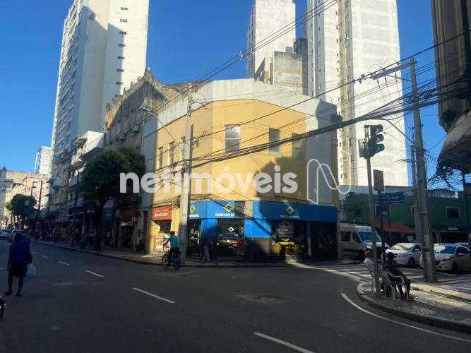 Oportunidade Única: Lojão de Dois Pavimentos na Avenida Sete!