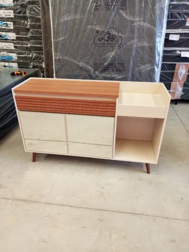 Buffet Soho 100% MDF 2 Portas 1 Gaveta Pés Estilo Retrô e Espelho