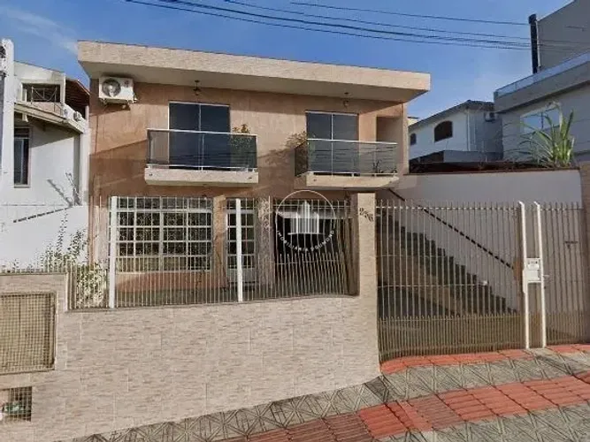Casa 6 Dormitorios, sendo 2 Suites - CEN