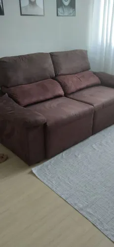 Sofá retrátil e reclinável