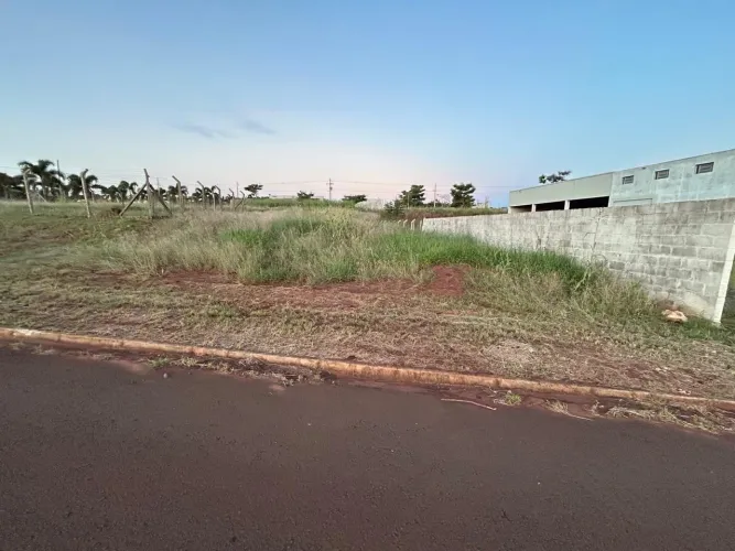 EXCELENTE TERRENO NO LOTEAMENTO TERRA BELA IGUARAÇU 