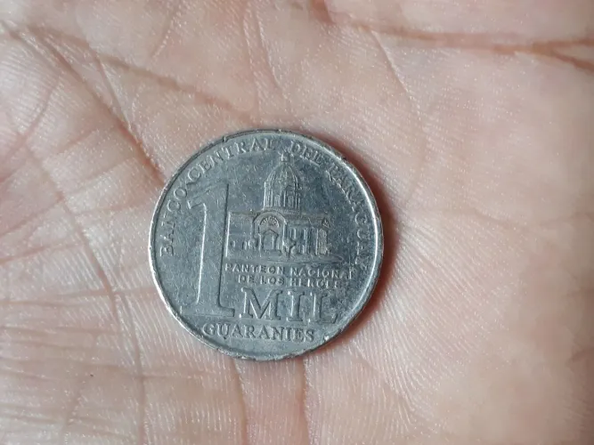 Moeda Dinheiro Antiga 1000 Guaranis Paraguai "Mcal. Francisco Solano López" 2007
