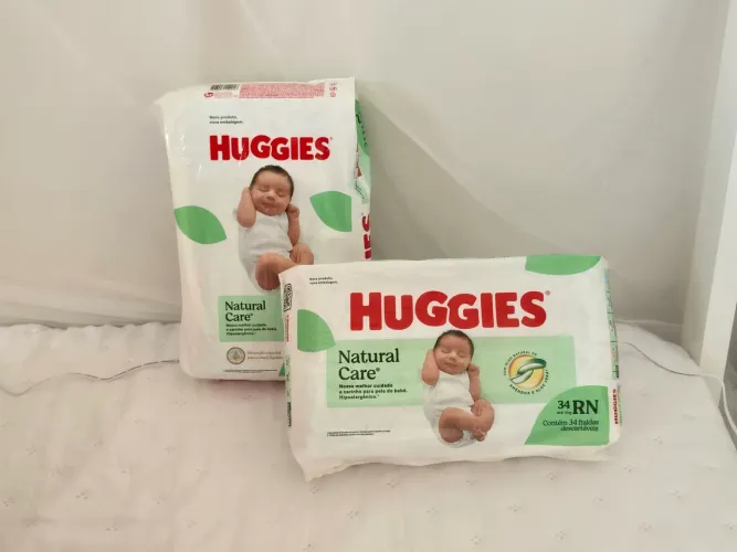2 pacotes de Fralda Huggies RN