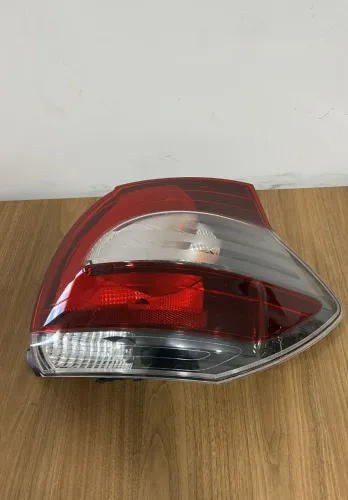Lanterna traseira direita Fiat Mobi 17/21