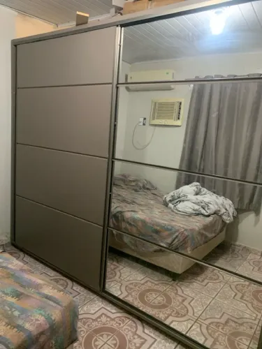 Vendo guarda-roupa usado