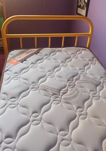 Cama de solteiro Marca Tok Stok