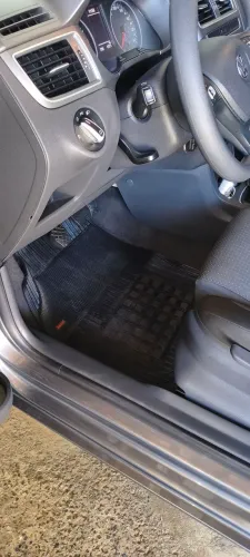 Estica automotiva
