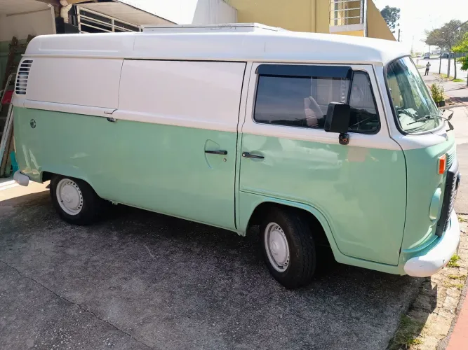 Volkswagen Kombi Furgão 1.4 MI Total Flex 8V 2011