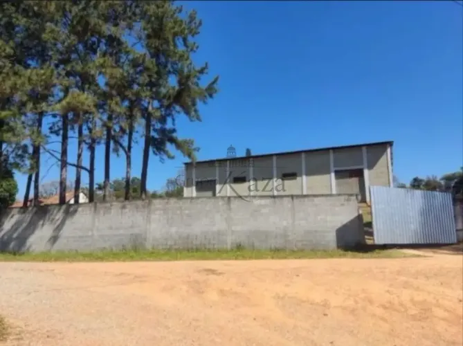 Galpão Industrial - 380m² e 4000m² de Terreno - Caçapava Velha