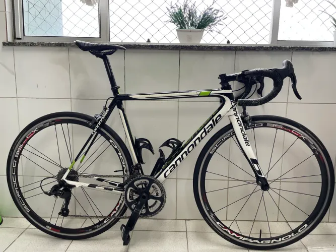 Bicicleta Speed Cannondale Super Six Evo