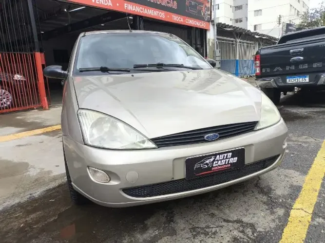 Ford Focus Sedan 1.8 16V 115cv 4P 2003