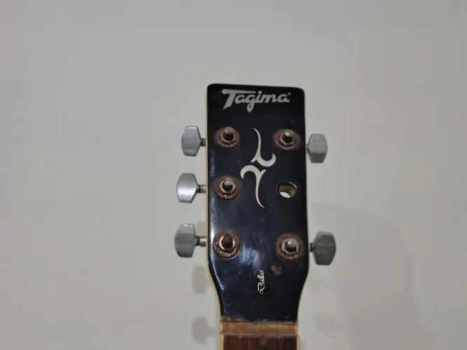 Vendo violão Tagima usado