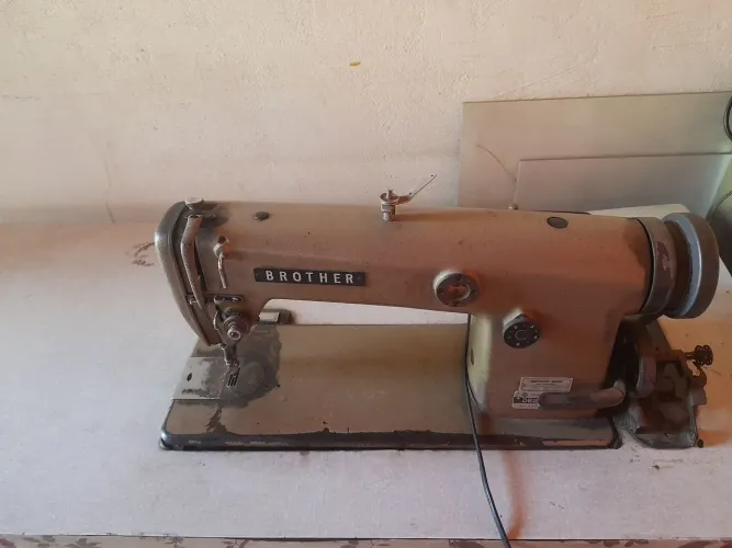 Máquina de costura.bom estado