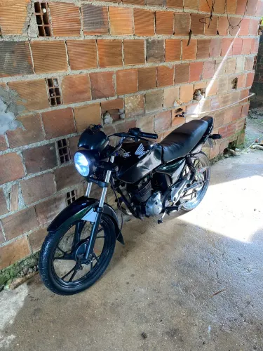 Titan 150 ES