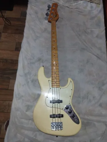 Baixo Tagima TW-73 + Amp Meteoro