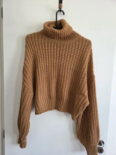 Suéter Cropped Tricot Gola Alta Canelada Caramelo / Marrom Claro