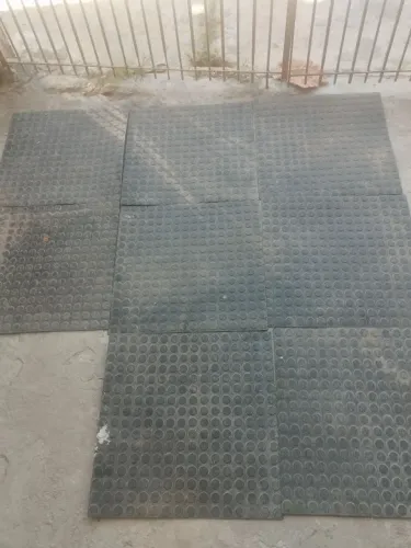 piso de borracha  moeda  tenho 10 placa (8 cada peca 