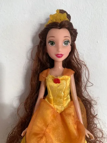 Boneca Bela Disney Princess Fashion Hasbro