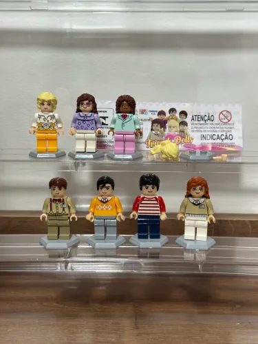 Lote 7 Bonequinhos tipo Lego coleção miniatura e acessórios