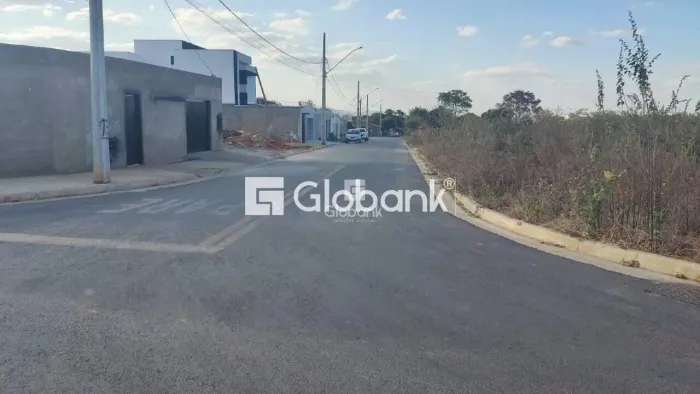 Terreno/Lote em Montes Claros, no bairro Residencial Monte Belo, à venda.