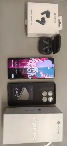 Motorola Edge 60 Pro 512 + Buds