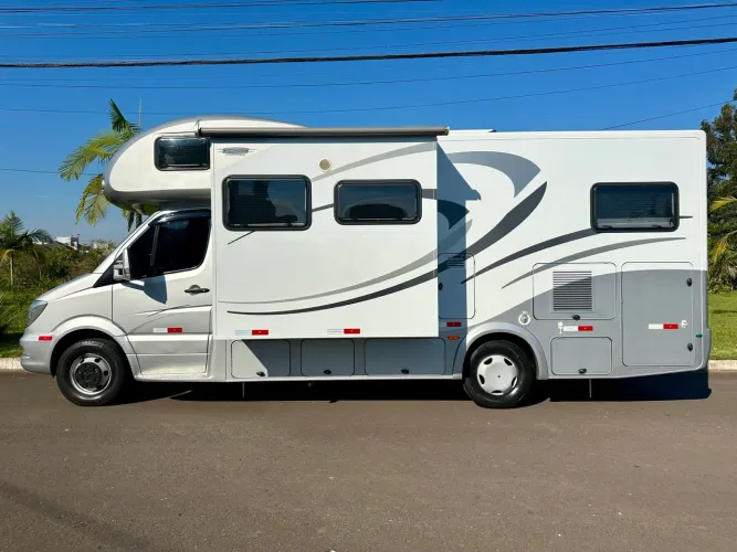 Motorhome Santo Inácio 7.5 CNH B Slide Out Sistema de Lítio Completo Motorcasa