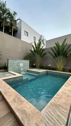 Belíssima casa em condomínio fechado