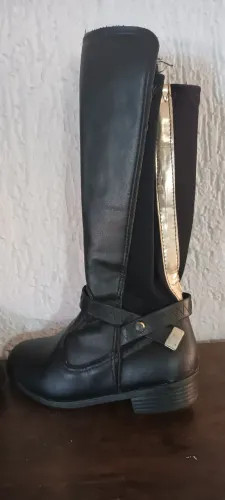 Bota infantil tamanho 25