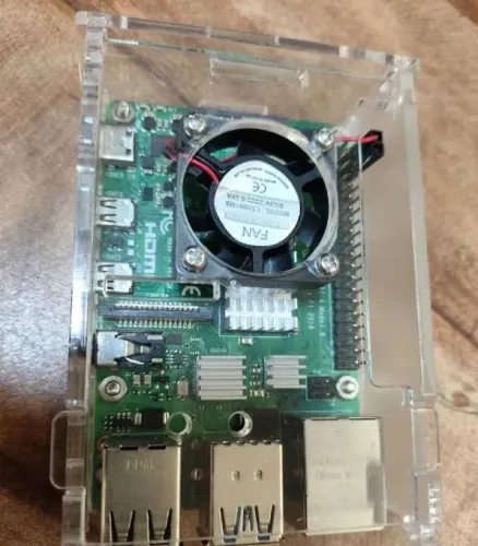 Raspberry Pi 4 Model B (4GB RAM) + Case Acrílico + Cooler e Dissipadores