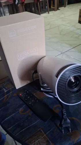 Projetor HY300