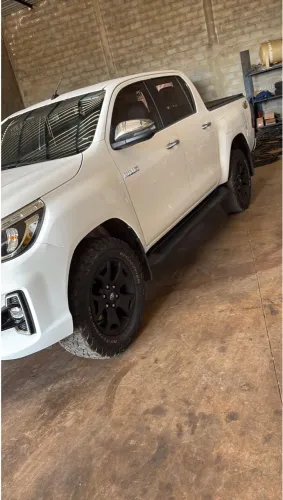 Toyota Hilux CD SRX 4X4 2.8 TDI 16V Diesel Aut. 2019