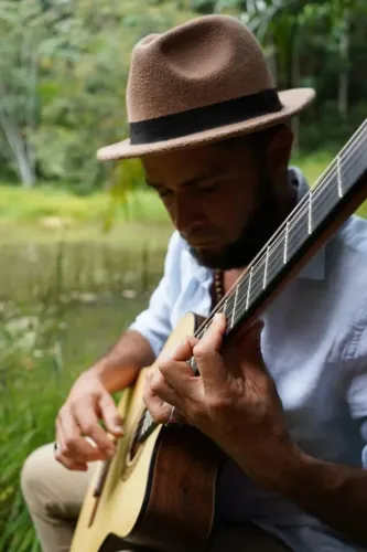 Aulas de Iniciação musical - violão - teoria musical - apresentação em eventos