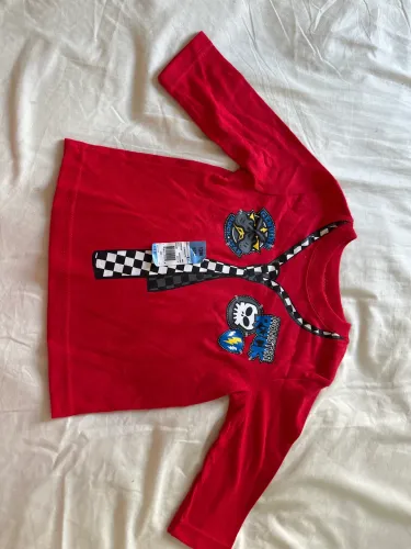 Camiseta bebê TAM 12 vermelha rock
