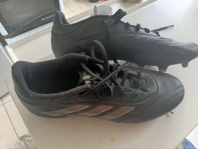 Chuteira de campo adidas copa pure