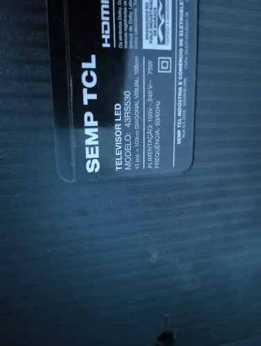 Vendo tv Ismart semp TCL com problemas de tela 