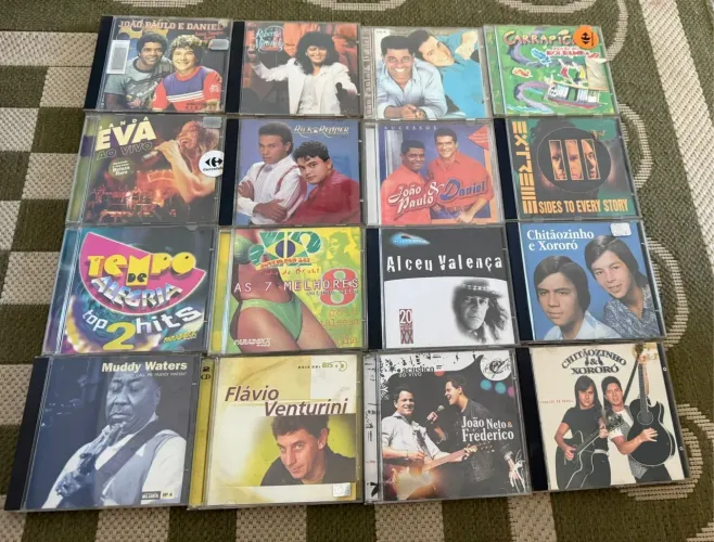 Coleção cds com mais de 300 títulos