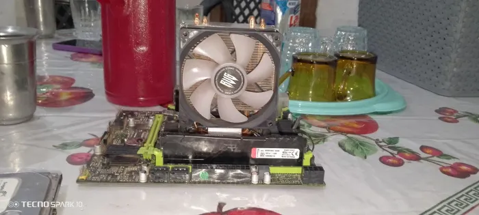 PLACA MÃE X99 COM XEON E5 2680V4, UM PENTE DE 8GB RAM, SSD 240GB E UM HD 500GB
