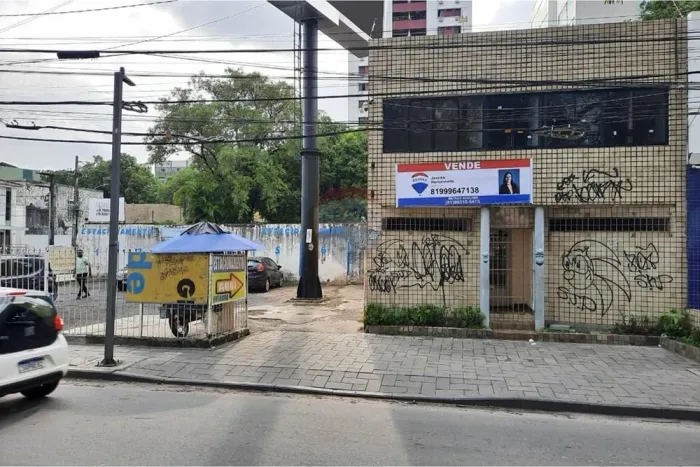 Prédio Comercial (1° Clínica de Mama do Recife) à Venda no Derby, Recife
